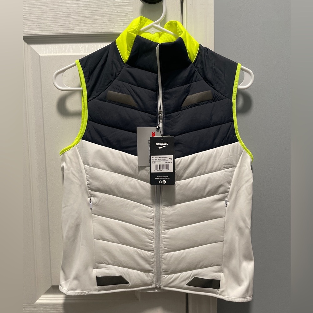 NWT Brooks Run Visible Insulated Vest - Women’s